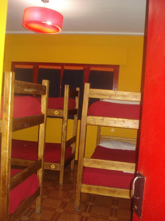 Campo Base Youth Hostel *