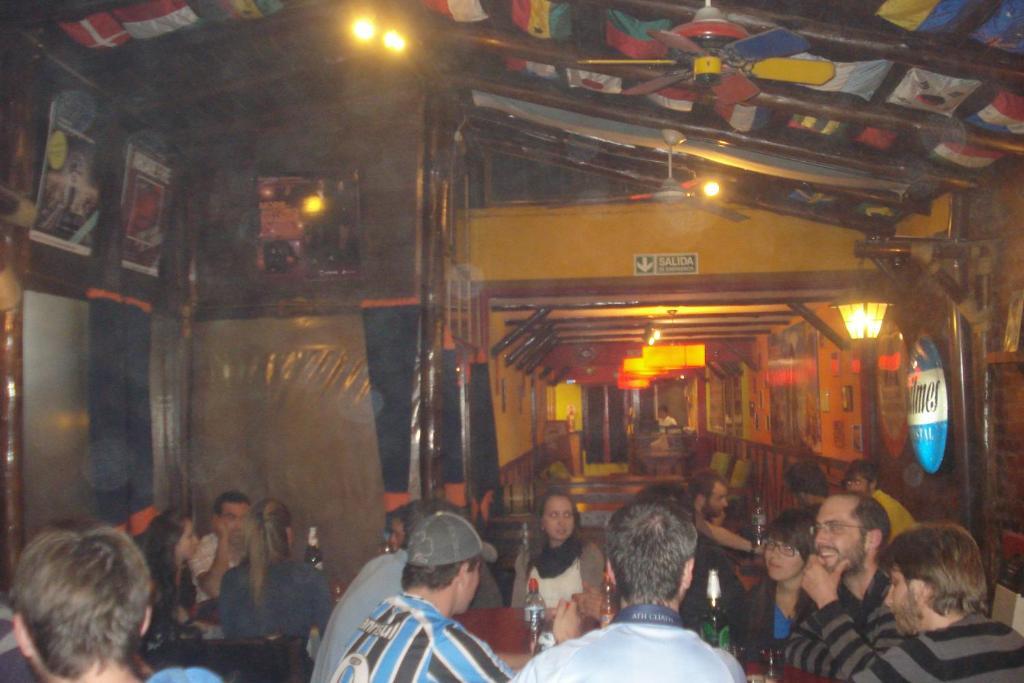 Albergue Campo Base Youth *